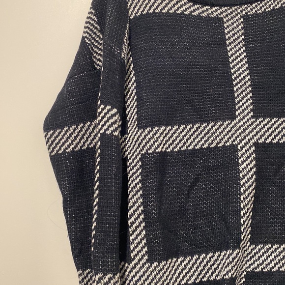 sweater! - Picture 2 of 3